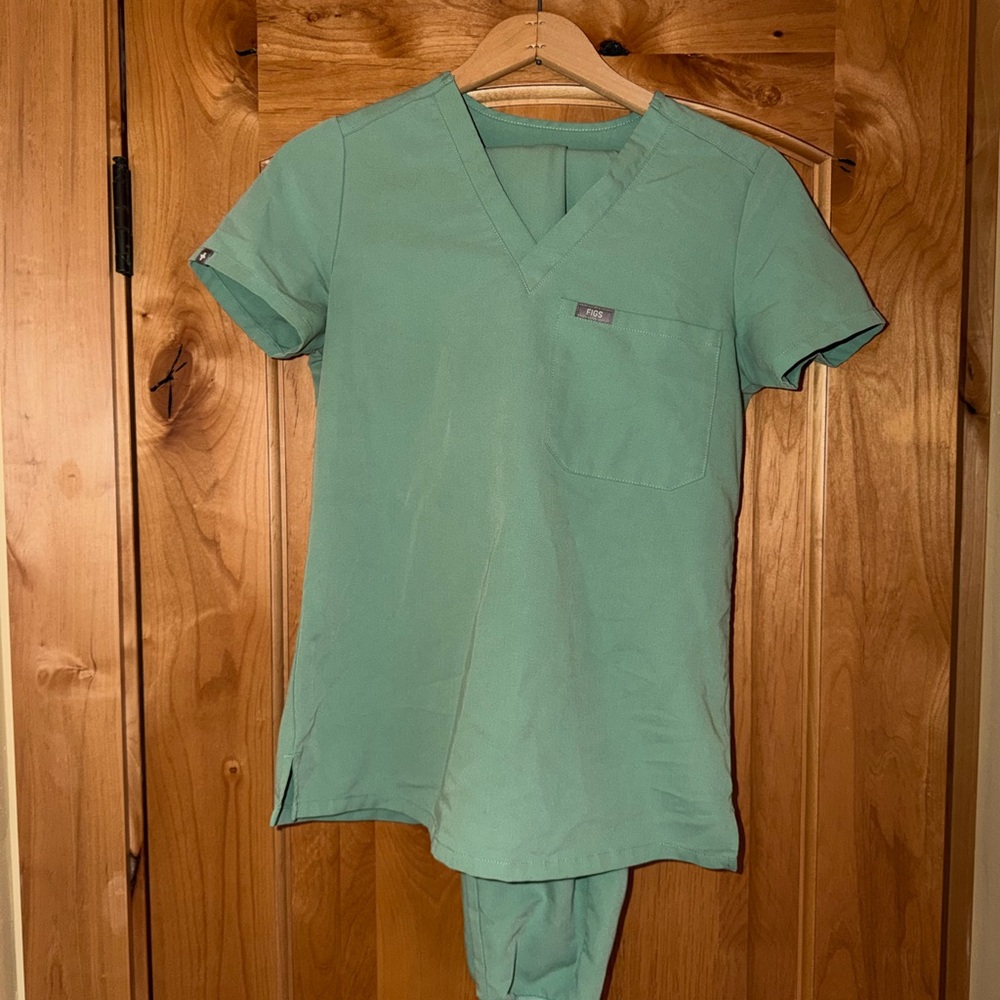 Figs Teal Women's Scrub Set